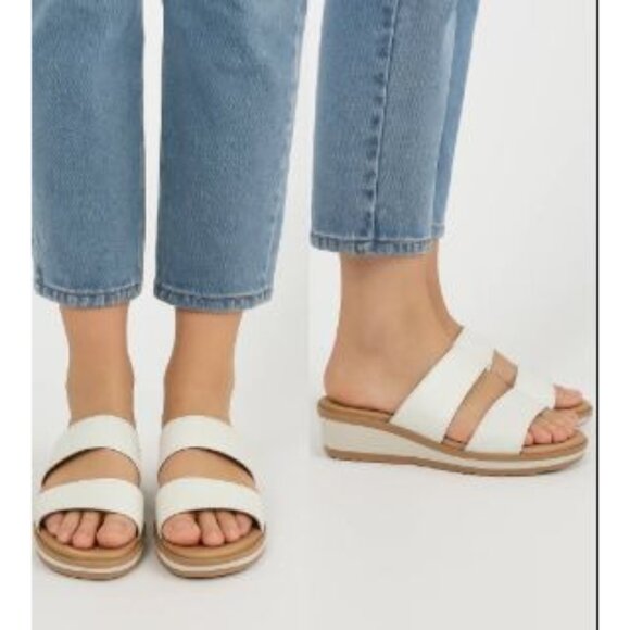 Gianni Bernini Size 7 Women’s Memory Foam Slip Wedge Heel Sandal White - Picture 4 of 14